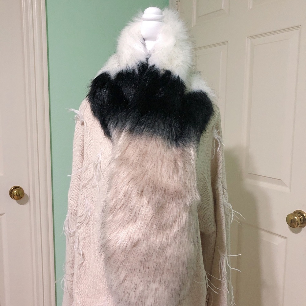 Rachel Rachell Faux Fur Scarf - Picture 4 of 6